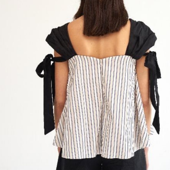 Striped top with black sleeves - Picture 3 of 5